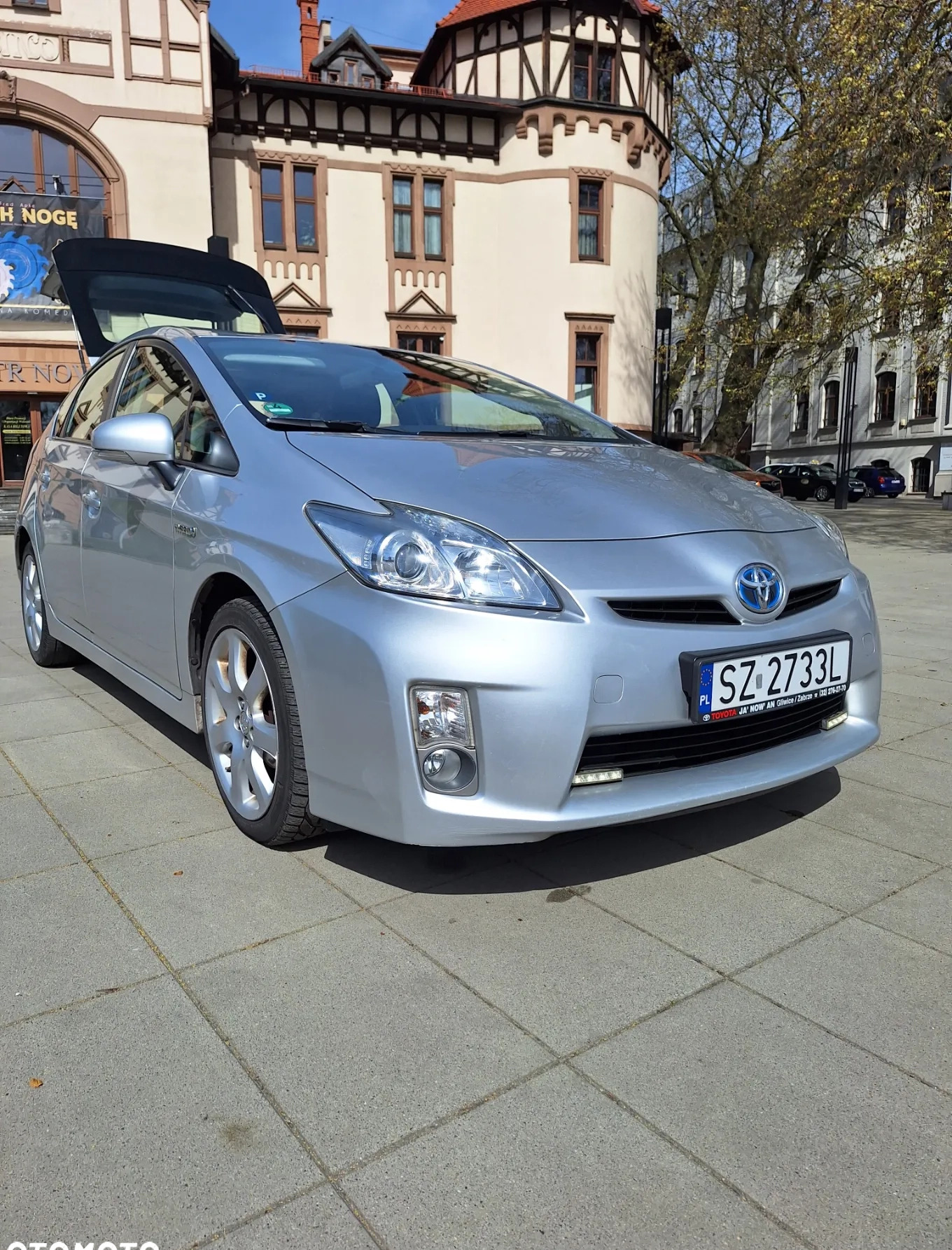 Toyota Prius cena 33300 przebieg: 334000, rok produkcji 2010 z Zabrze małe 92